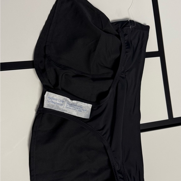 Nike Women's Black Athletic Shorts - Picture 7 of 9